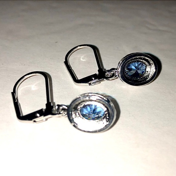 NEW! Blue Oval Synthetic “Sapphire” & CZ Silver-Tone Pierced Drop Earrings - Picture 4 of 6